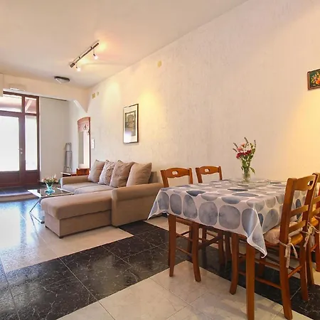 Fuer 4 Personen Ca 46 Qm In Pula, Istrien Istrische Riviera Apartment *
